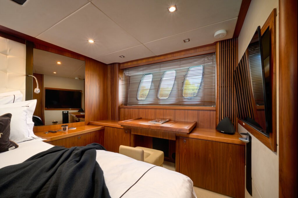 Sunseeker Predator 72